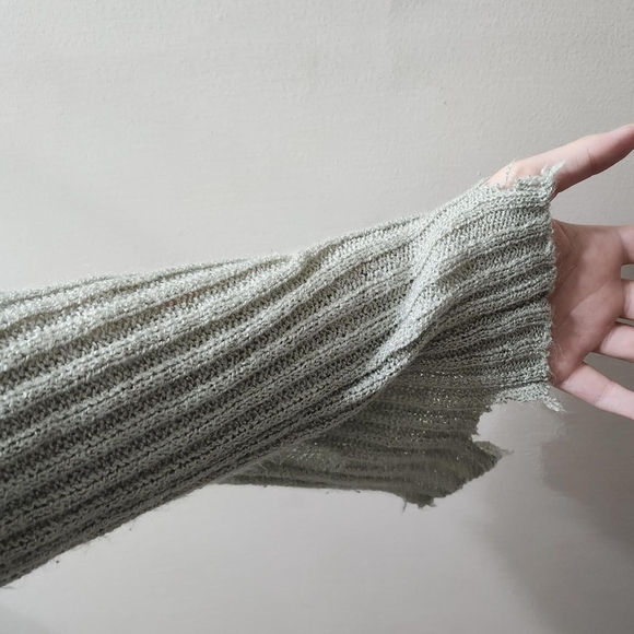 Distressed Ribbed Sweater - Picture 4 of 5